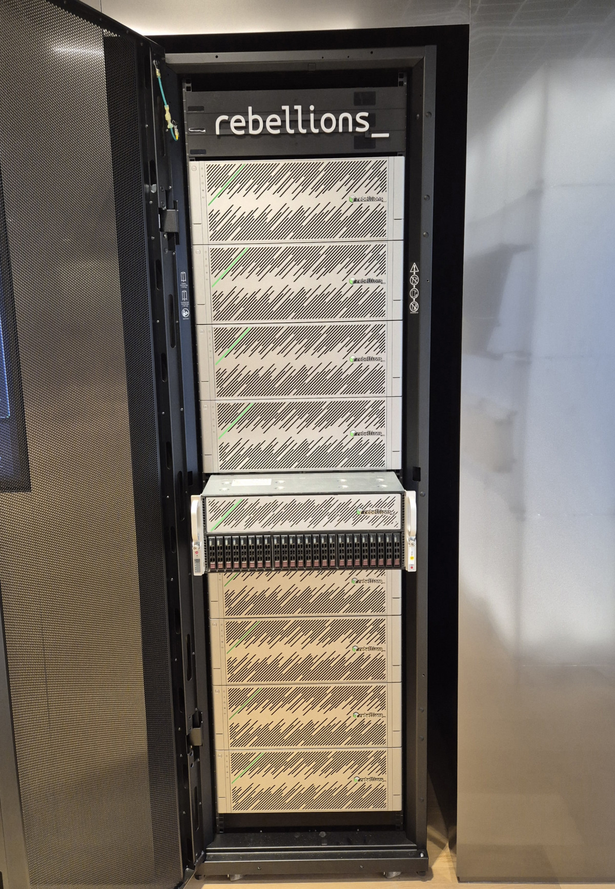 ▲리벨리온 칩 기반 서버가 탑재된 랙 (박민웅 기자 pmw7001@)