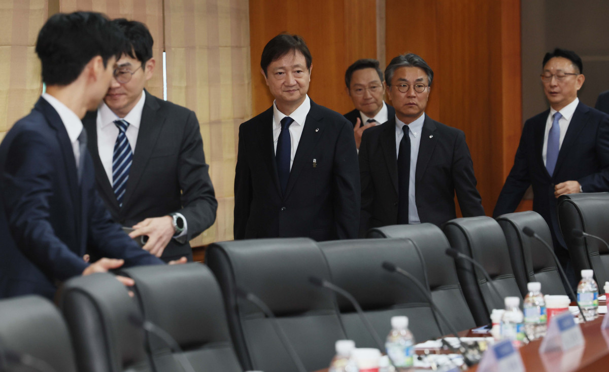 ▲이찬진 금융감독원장이 17일 서울 여의도 금융투자협회에서 열린 ‘금융감독원장-자산운용사 CEO 간담회’에 참석하고 있다. 신태현 기자 holjjak@