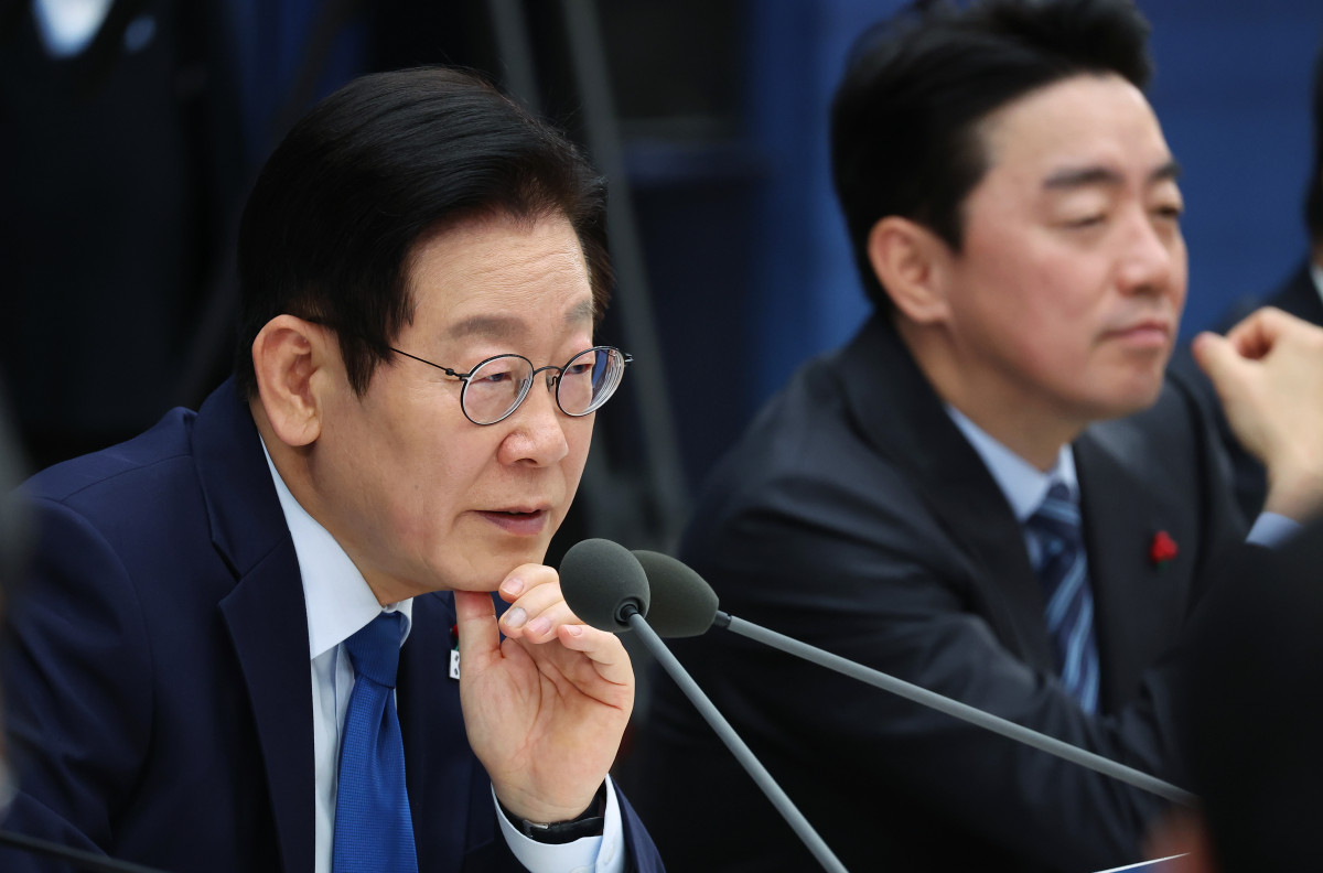 ▲이재명 대통령이 17일 세종시 정부세종컨벤션센터에서 열린 산업통상자원부·지식재산처·중소벤처기업부 업무보고에서 발언하고 있다. (대통령실통신사진기자단) 2025.12.17.  (뉴시스)