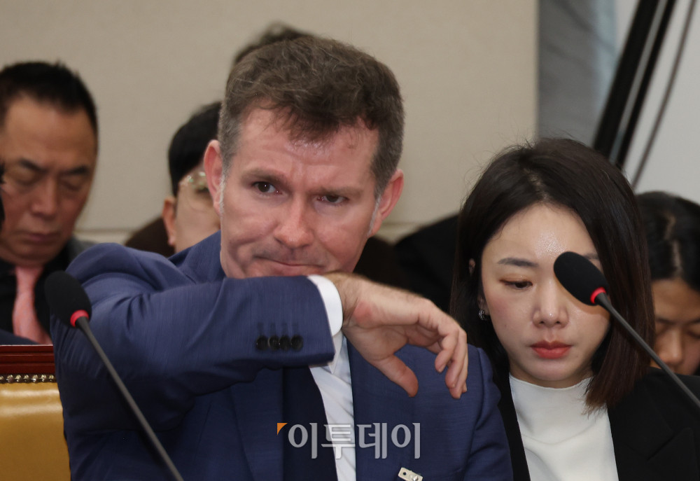 ▲브랫 매티스 쿠팡 CISO가 17일 서울 여의도 국회 과학기술정보방송통신위원회 전체회의에서 열린 쿠팡 침해사고 관련 청문회에 참석하고 있다. 고이란 기자 photoeran@