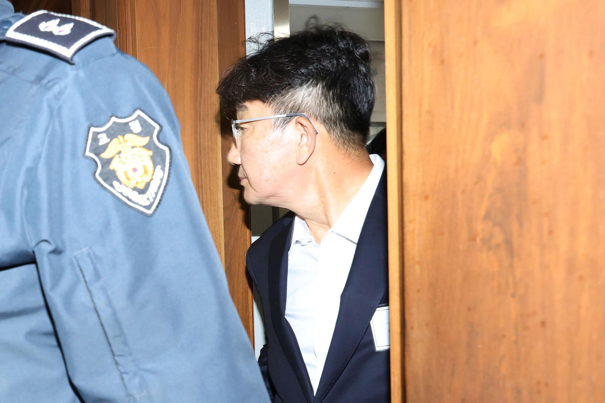 ▲ 권성동 국민의힘 의원이 3일 서울 서초동 서울중앙지법에서 통일교로부터 불법 정치자금을 수수한 혐의 사건 1차 공판에 출석하고 있다. (뉴시스)