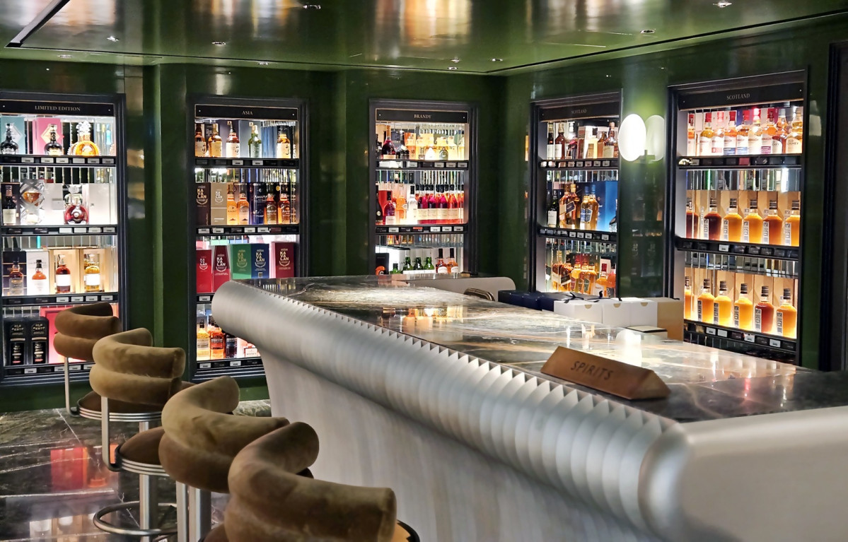 ▲강남점 하우스오브신세계 와인셀라 매장 내부 (사진제공=신세계백화점)