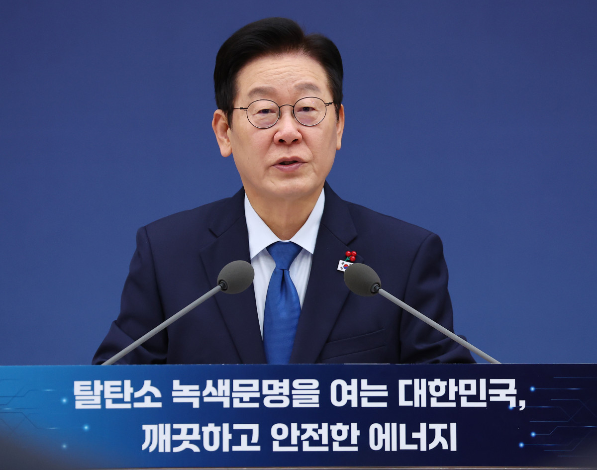 ▲이재명 대통령이 17일 정부세종컨벤션센터에서 열린 기후부(기상청)·원안위 업무보고에서 발언하고 있다. (연합뉴스)