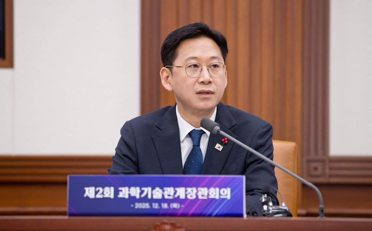 ▲배경훈 과학기술정보통신부 장관이 18일 열린 제2회 과학기술관계장관회의에서 발언하고 있다. (사진제공=과학기술정보통신부)