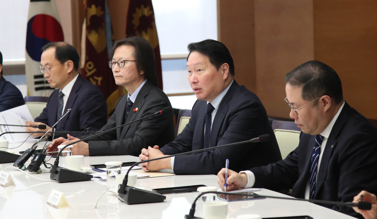 ▲대한상공회의소는 18일 상의회관에서 `공정거래위원장 초청 간담회'를 개최하고, 공정거래 관련 경제계 현안·애로를 건의했다. 최태원 대한상의 회장이 인사말을 하고 있다. (사진제공-대한상공회의소)