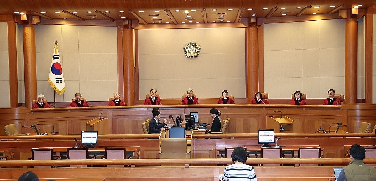 ▲ 18일 서울 종로구 재동 헌법재판소에서 열린 조지호 경찰청장 탄핵 심판 선고 기일에 김상환 헌법재판소장을 포함한 재판관들이 대심판정에 착석해 있다. (연합뉴스)