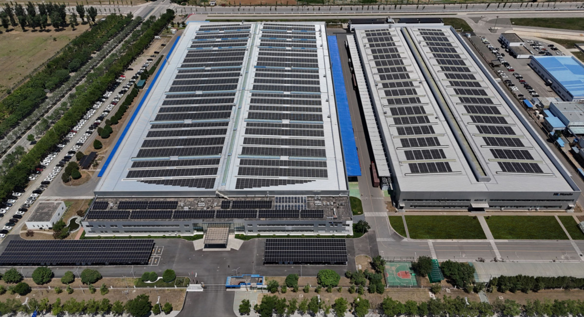 ▲HL만도 베이징 공장에 설치된 태양광 설비. (사진=HL만도)