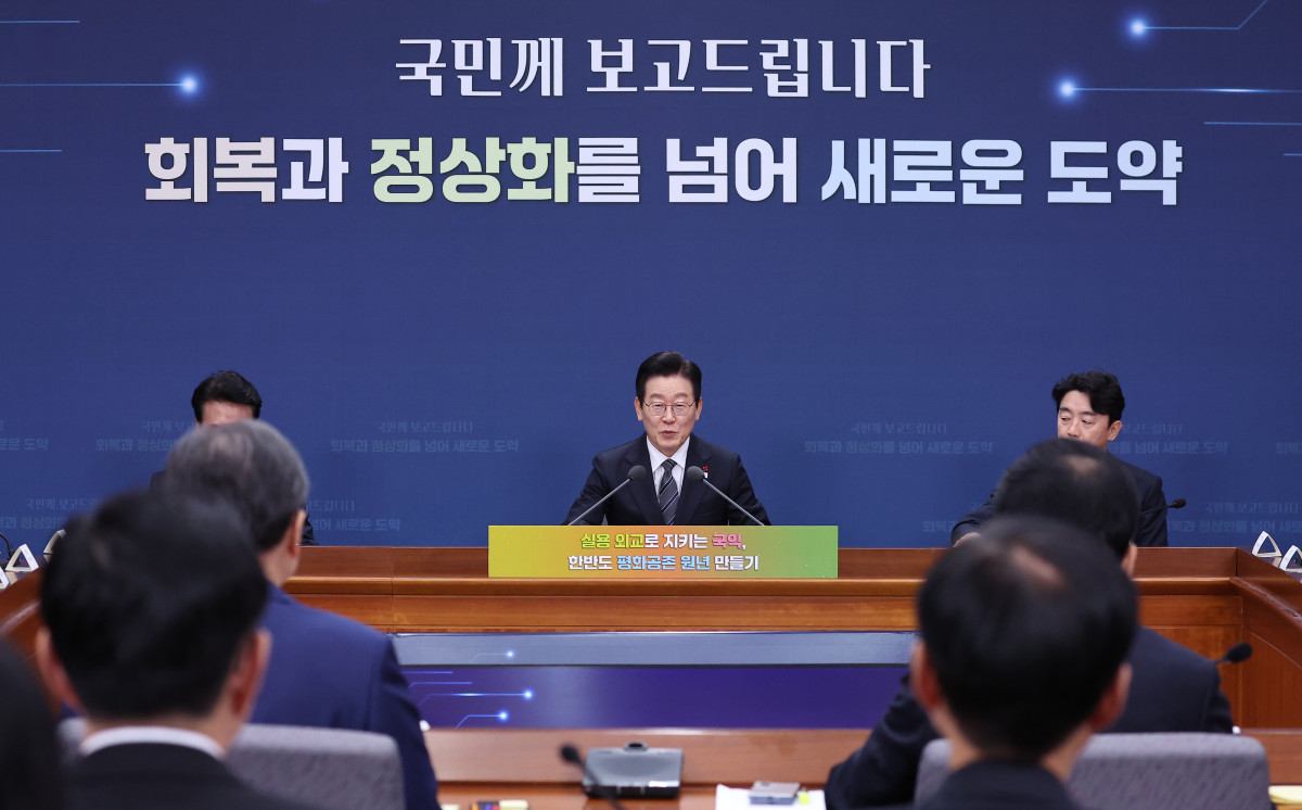 ▲이재명 대통령이 19일 정부서울청사 별관에서 열린 외교부(재외동포청)·통일부 업무보고에서 발언하고 있다. (연합뉴스)