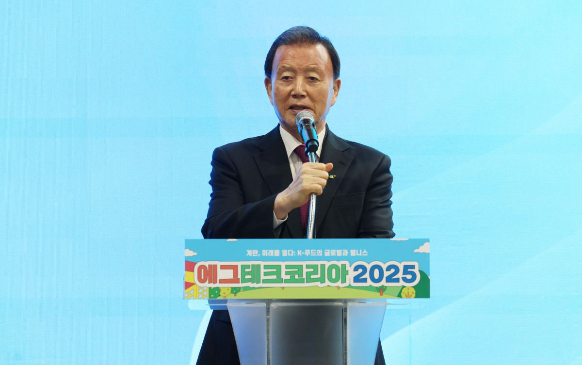 ▲홍문표 한국농수산식품유통공사 사장이 19일 서울 aT센터에서 열린 ‘에그테크코리아 2025’ 개막식에서 축사를 하고 있다. (신태현 기자)