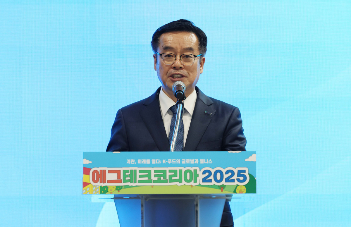 ▲안호근 한국농업기술진흥원 원장이 19일 서울 aT센터에서 열린 ‘에그테크코리아 2025’ 개막식에서 축사를 하고 있다. (신태현 기자)