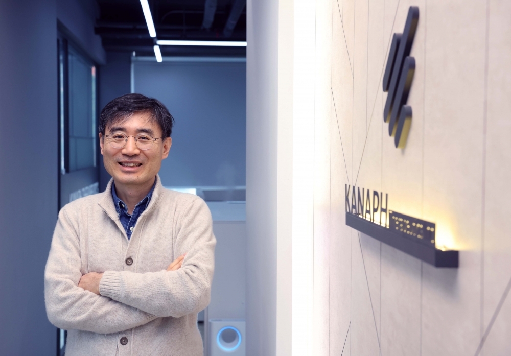 ▲이병철 카나프테라퓨틱스 대표가 서울 용산구 카나프테라퓨틱스에서 이투데이와 인터뷰에 앞서 포즈를 취하고 있다. 신태현 기자 holjjak@ (이투데이DB)