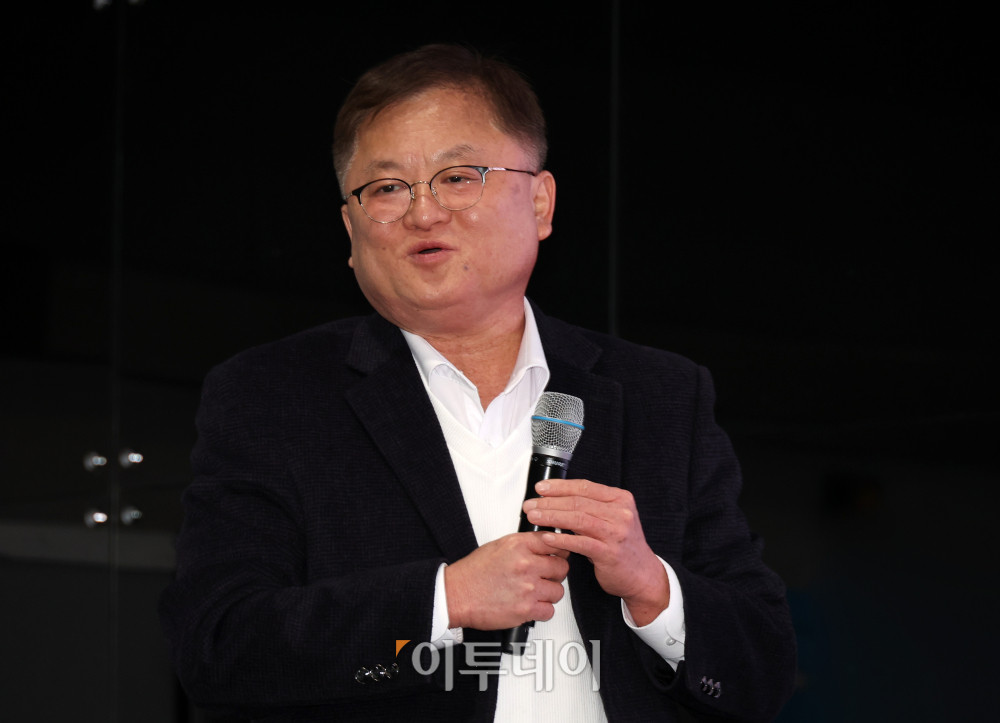 ▲19일 서울 양재 aT센터 제1전시장에서 열린 에그테크코리아 2025(EggTech Korea 2025)에서 한상욱 조인 솔루션 센터장이 에그테크 심포지움 발표를 하고있다. 21일까지 열리는 에그테크 코리아 2025는 '계란·미래·K-푸드·웰니스'를 키워드로 스마트 양계 기술부터 동물복지, 친환경 패키징, 건강한 먹거리까지 계란 산업 전반을 만나볼 수 있다. 고이란 기자 photorean@