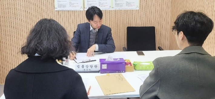 ▲전남도 무료법률상담 모습. (사진제공=전남도)