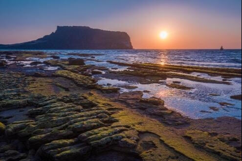 ▲유네스코 세계자연유산이자 일출 명소인 제주 성산일출봉 2026년 병오년 새해 성산일출축제. (사진제공=제주도)