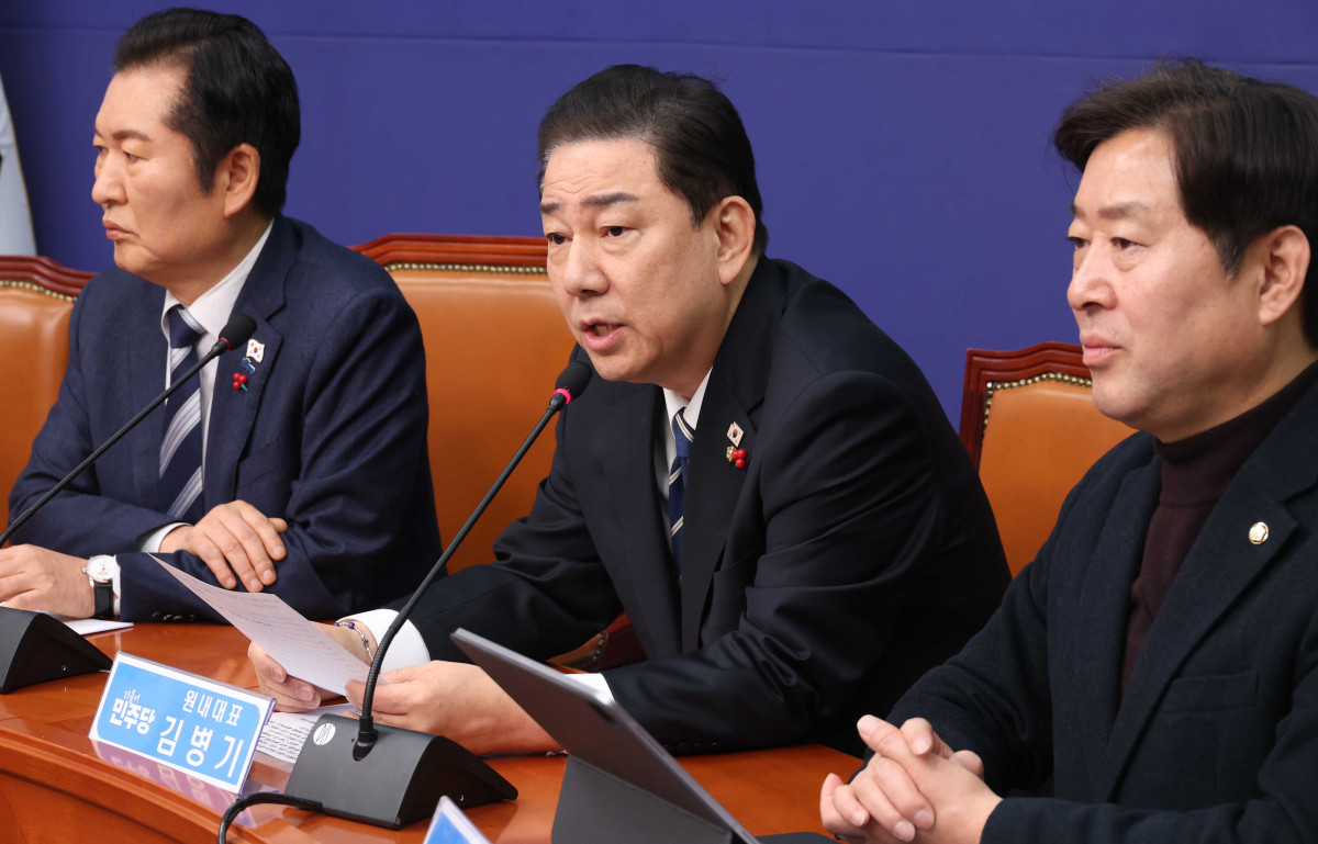 ▲김병기 더불어민주당 원내대표가 22일 오전 서울 여의도 국회에서 열린 최고위원회의에서 발언을 하고 있다. (사진=뉴시스)