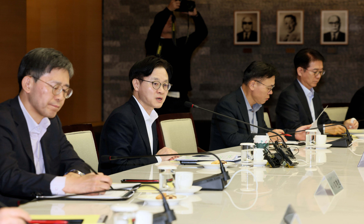 ▲김정관 산업통상부 장관이 22일 서울 중구 대한상공회의소에서 열린 ‘석유화학업계 사업재편 CEO 간담회’에서 모두발언을 하고있다. 신태현 기자 holjjak@