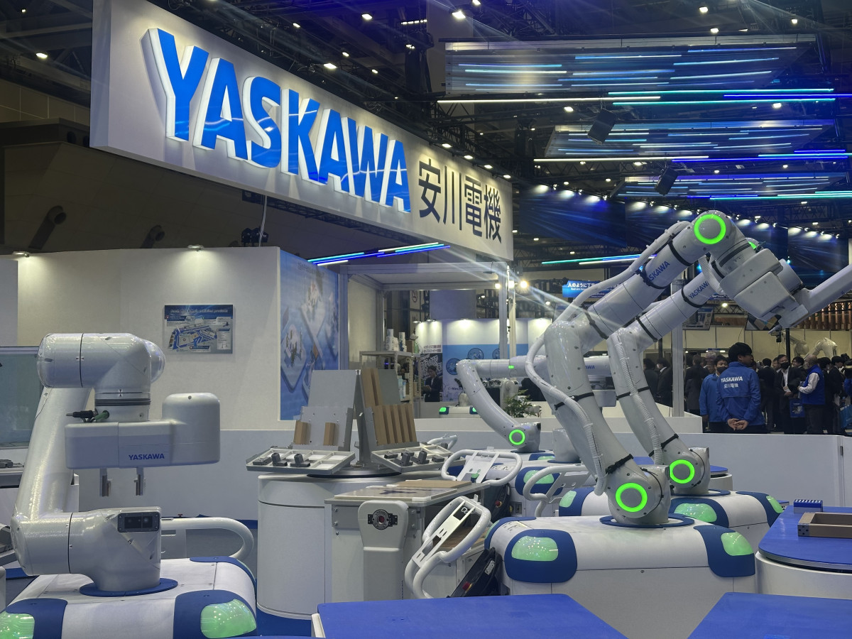 ▲일본 도쿄에서 열린 일본 국제로봇전(iREX 2025) 야스카와전기 전시관. (도쿄(일본)=이수진 기자)