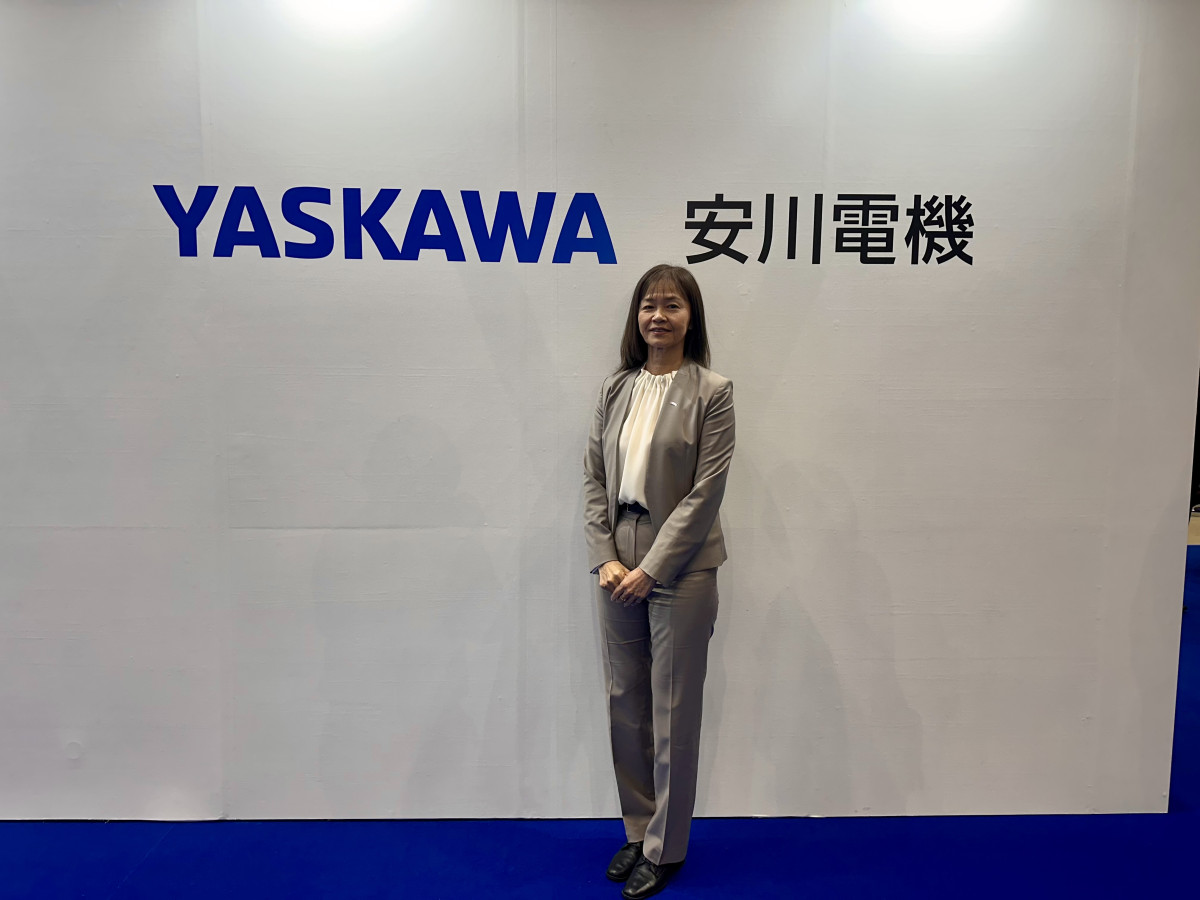 ▲쿠보타 유미에 야스카와전기 AI 로보틱스 총괄 부장이 지난해 12월 일본 도쿄 국제로봇전(iREX2025)에서 본지와 인터뷰를 진행하고 있다. (도쿄(일본)=이수진 기자)