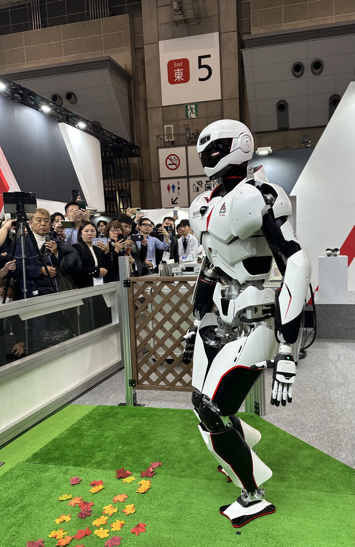 ▲일본 가와사키중공업이 지난해 국제로봇전(iREX2025)에서 공개한 ‘칼레이도9’. (도쿄(일본)=이수진 기자)