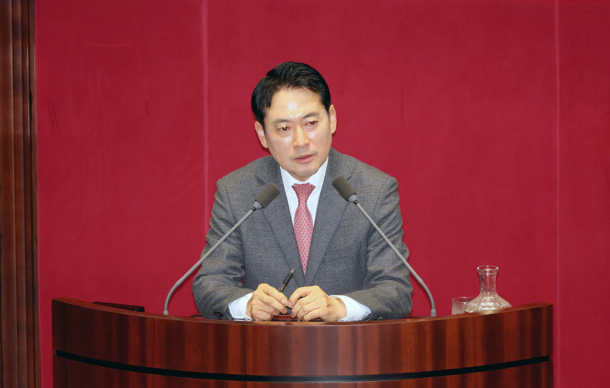 ▲장동혁 국민의힘 대표가 23일 서울 여의도 국회에서 열린 본회의에서 12·3 윤석열 비상계엄 등에 대한 전담재판부 설치 및 제보자 보호 등에 관한 특별법안(대안)에 대한 무제한토론을 하고 있다. 신태현 기자 holjjak@