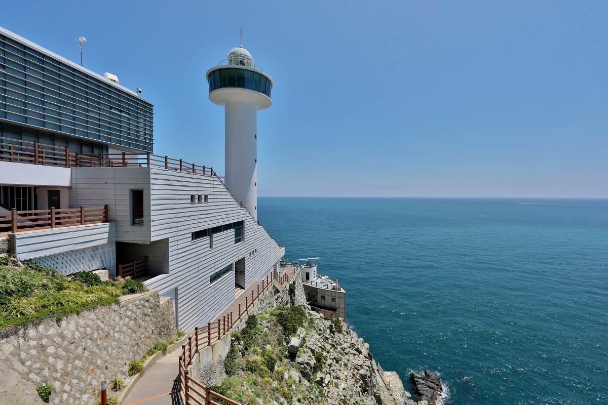 ▲영도등대 전경  (사진제공=부산지방해양수산청)