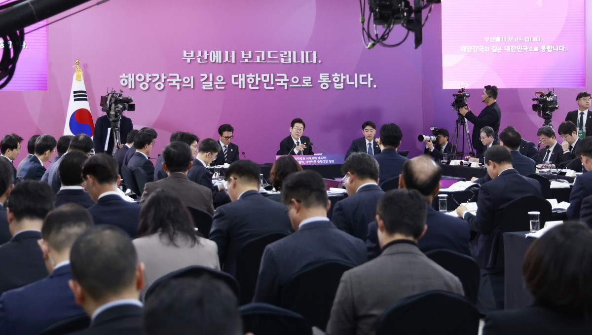 ▲이재명 대통령이 23일 부산 동구 해양수산부 청사에서 열린 해수부 업무보고에서 발언하고 있다. (연합뉴스)