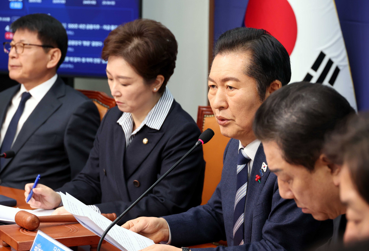 ▲정청래 더불어민주당 대표가 22일 오전 서울 여의도 국회에서 열린 최고위원회의에서 발언을 하고 있다. (사진=뉴시스)