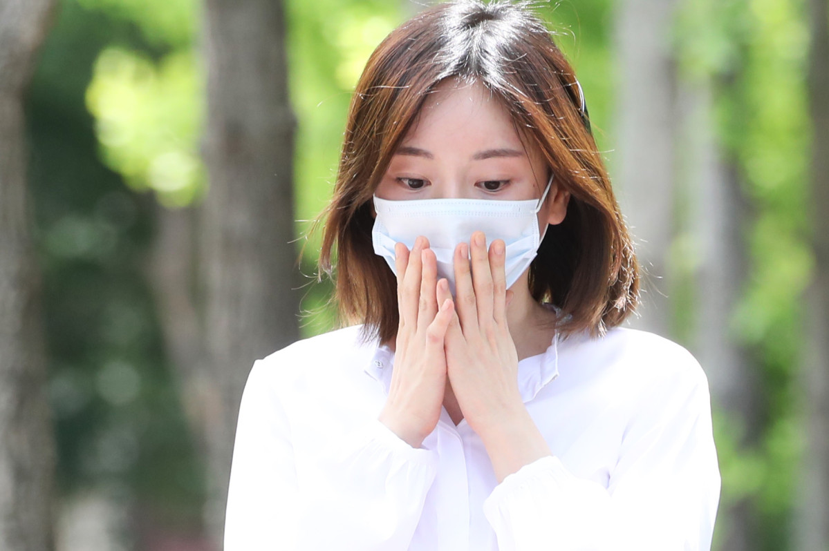 ▲마약 투약 혐의로 구속기소 된 남양유업 창업주 외손녀 황하나(31) 씨가 1심에서 징역 1년에 집행유예 2년을 선고받고 2019년 7월 19일 오전 경기도 수원시 팔달구 수원구치소에서 나오고 있다. (연합뉴스)