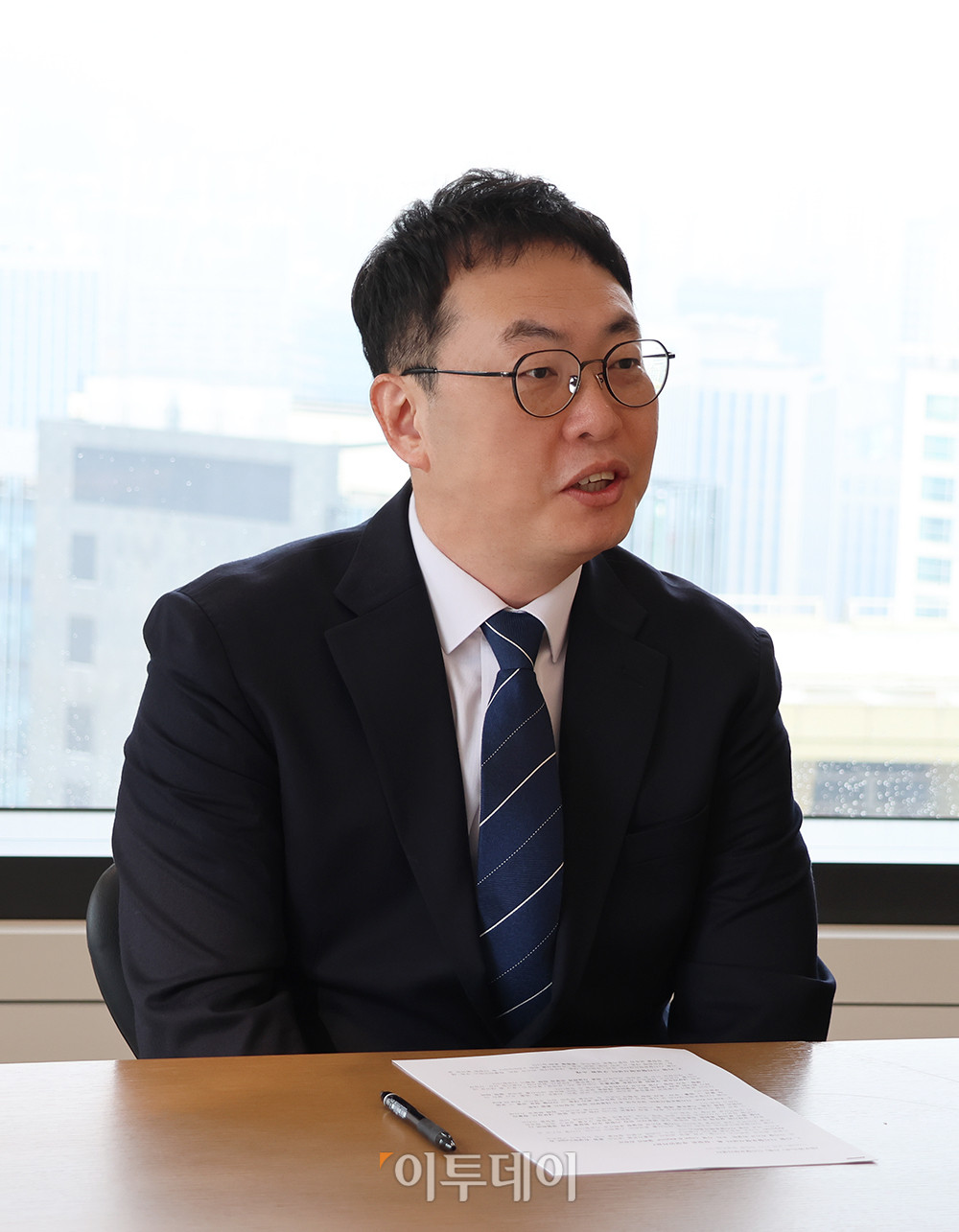 ▲ 이동영 법무법인(유) 지평 ‘디지털포렌식센터’ 전문위원이 24일 서울 중구 세종대로 그랜드센트럴 사무실에서 본지와 인터뷰를 하고 있다. (사진 제공 = 법무법인(유) 지평)