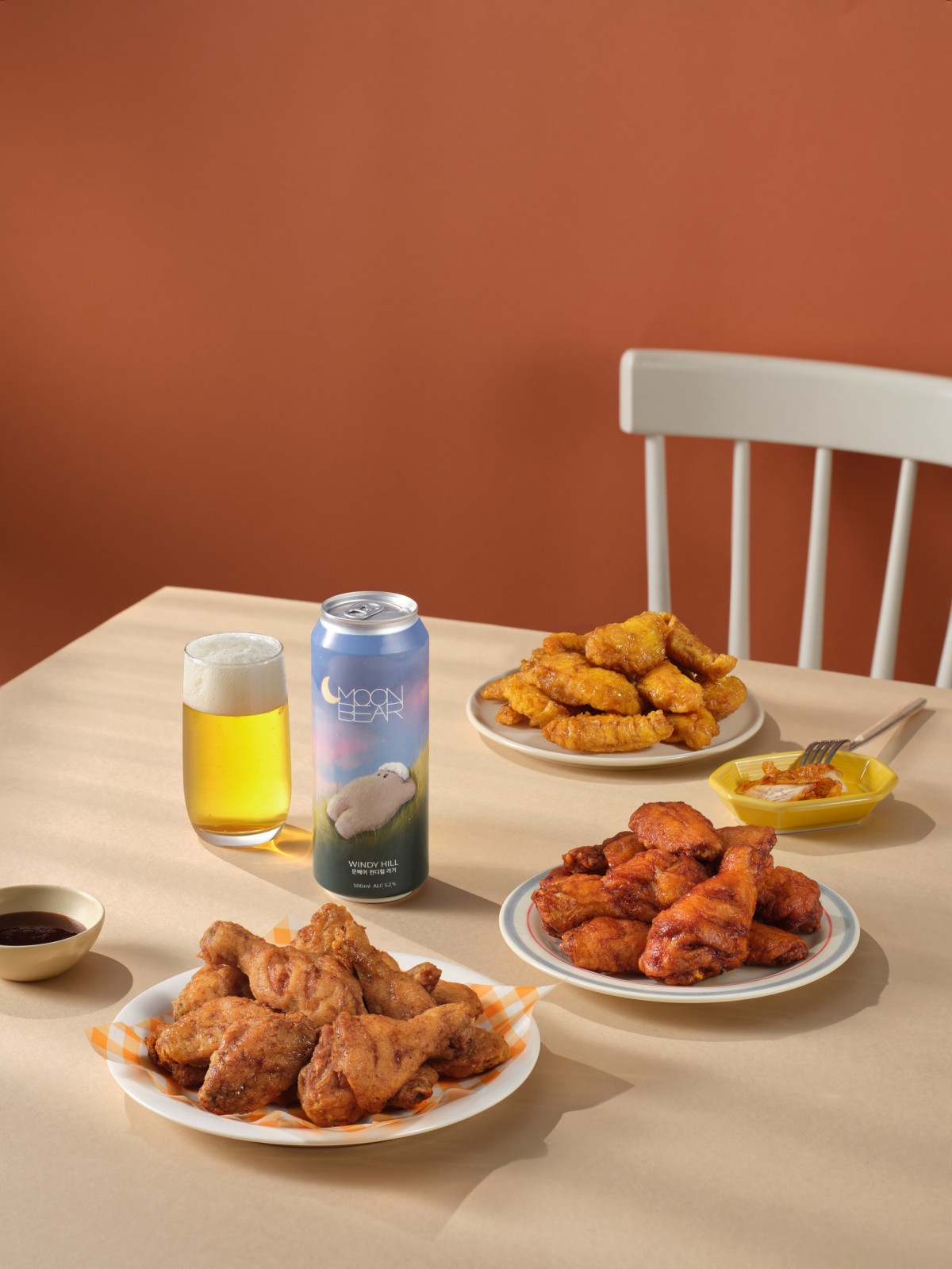 ▲치킨과 문베어 맥주 페어링 (사진제공=교촌에프앤비)