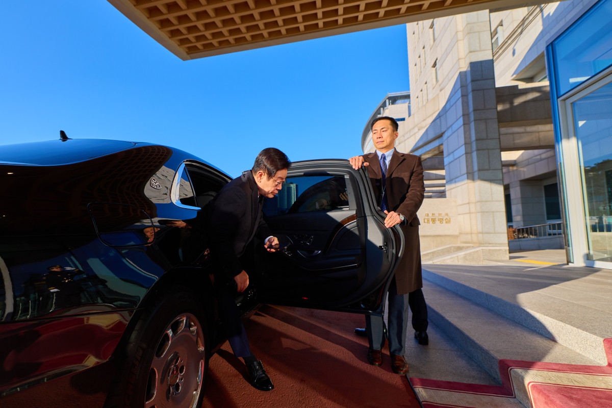 ▲이재명 대통령이 26일 용산 대통령실로 마지막 출근을 하고 있다. 이재명 대통령은 29일부터 청와대로 출근한다. 2025.12.26  (대통령실 제공)