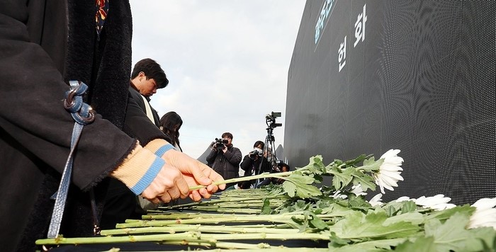 ▲12·29 제주항공 여객기 참사 1주기 추모식이 29일 무안국제공항에서 엄수됐다. (사진제공=연합뉴스)