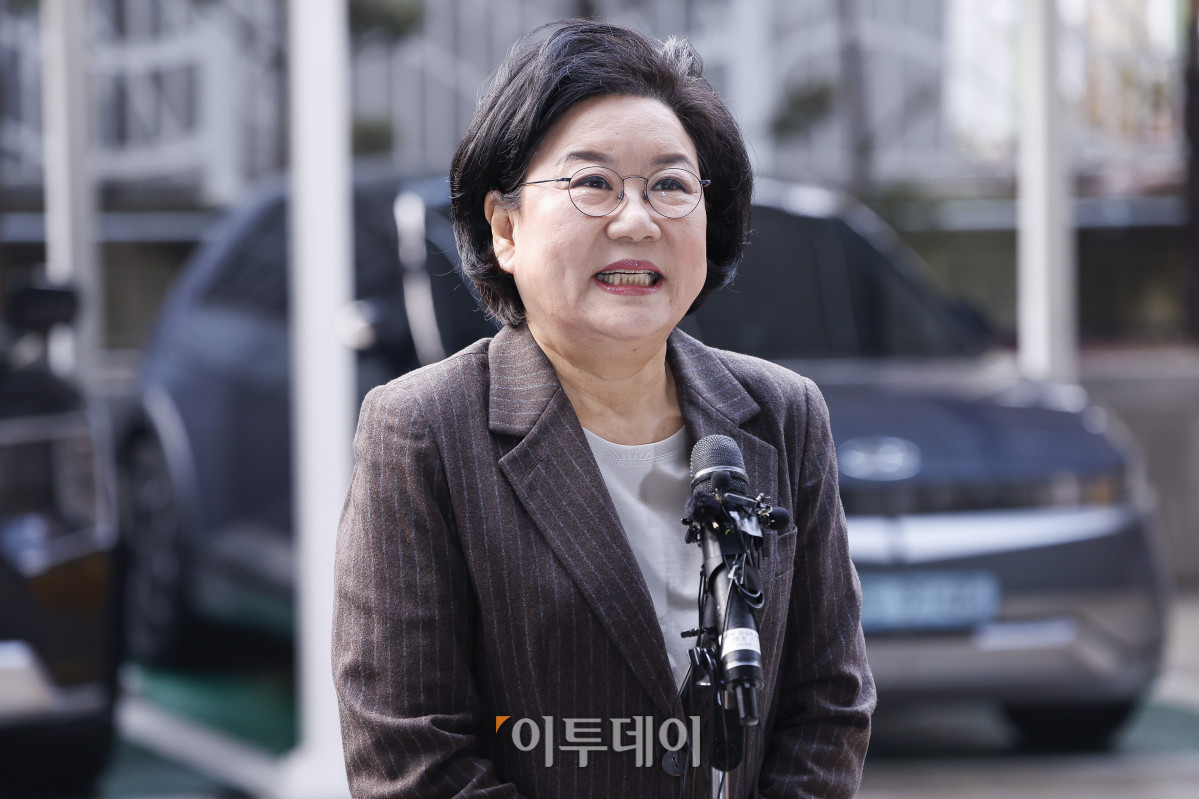 ▲이혜훈 기획예산처 장관 후보자가 29일 서울 중구 예금보험공사에 마련된 인사청문회 준비 사무실에 출근하며 지명 소감을 밝히고 있다. 이 후보자는 보수진영 출신 인사로, 이재명 정부의 초대 기획예산처 장관으로 발탁됐다. 조현호 기자 hyunho@