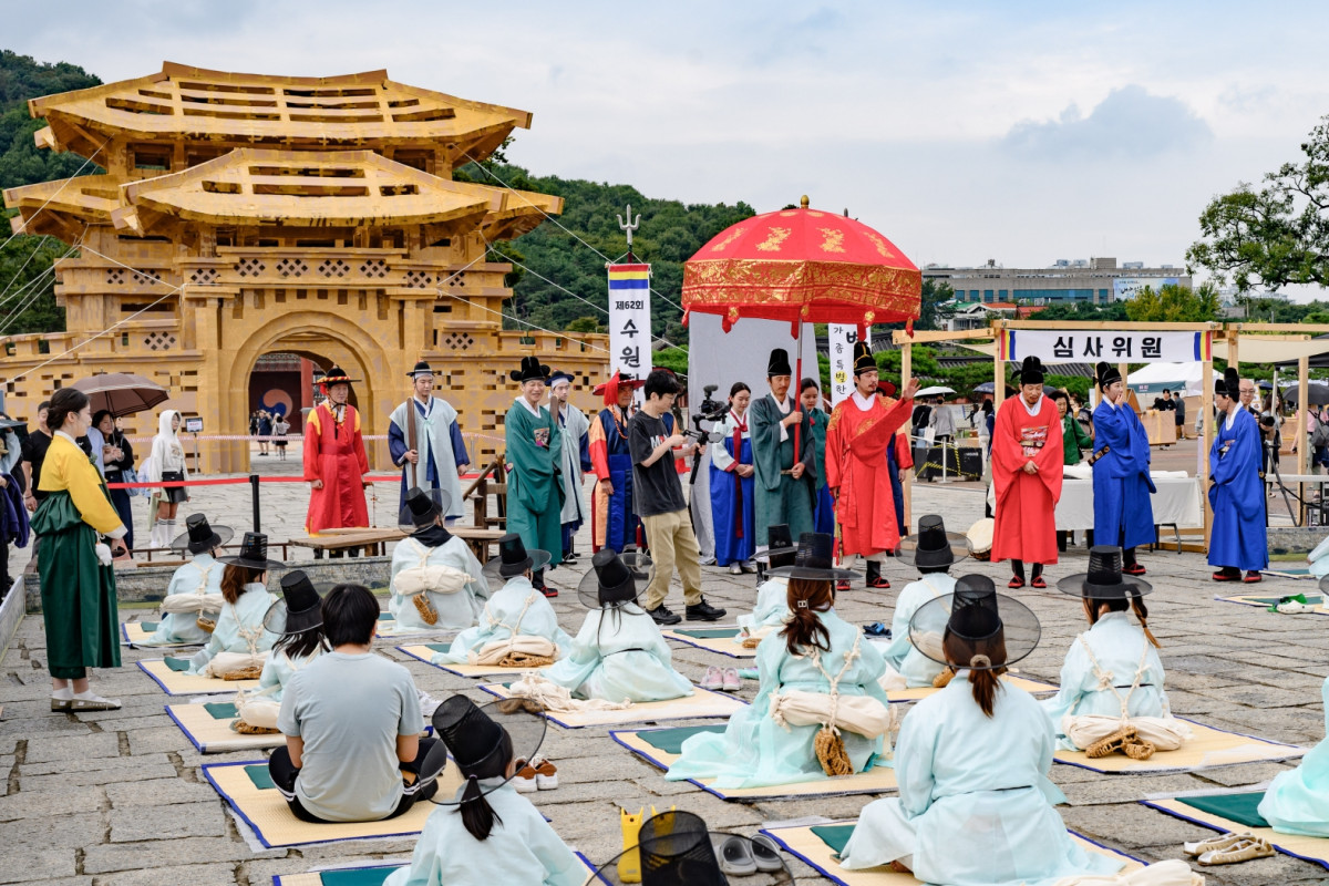 ▲제62회 수원화성문화제 프로그램 중 별시가 열린 장면. (수원특례시)