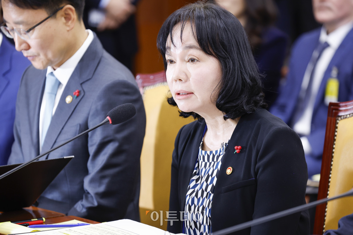 ▲송경희 개인정보보호위원회 위원장이 30일 서울 여의도 국회에서 열린 쿠팡 침해사고 및 개인정보 유출, 불공정 거래, 노동환경 실태 파악과 재발방지 대책 마련을 위한 연석 청문회에 출석해 의원 질의에 답변하고 있다. 조현호 기자 hyunho@