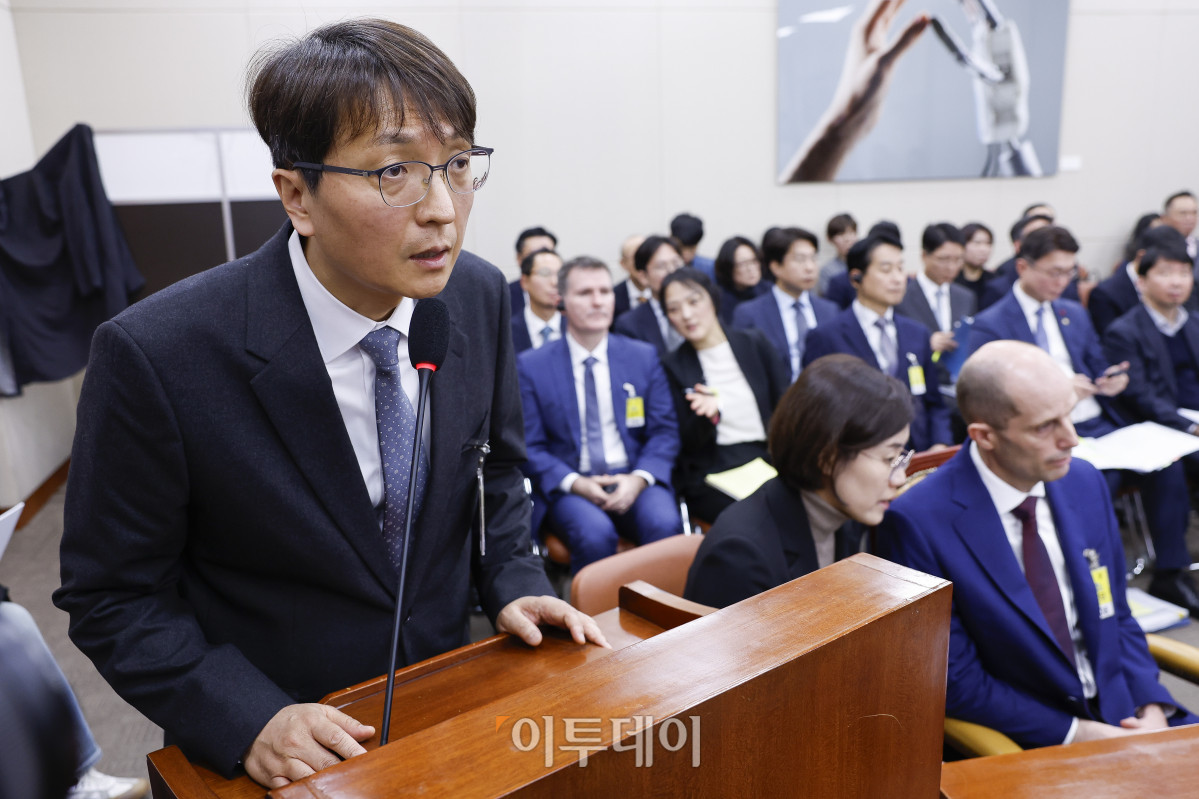 ▲박대준 전 쿠팡 대표이사가 30일 서울 여의도 국회에서 열린 쿠팡 침해사고 및 개인정보 유출, 불공정 거래, 노동환경 실태 파악과 재발방지 대책 마련을 위한 연석 청문회에서 의원 질의에 답변하고 있다. 조현호 기자 hyunho@