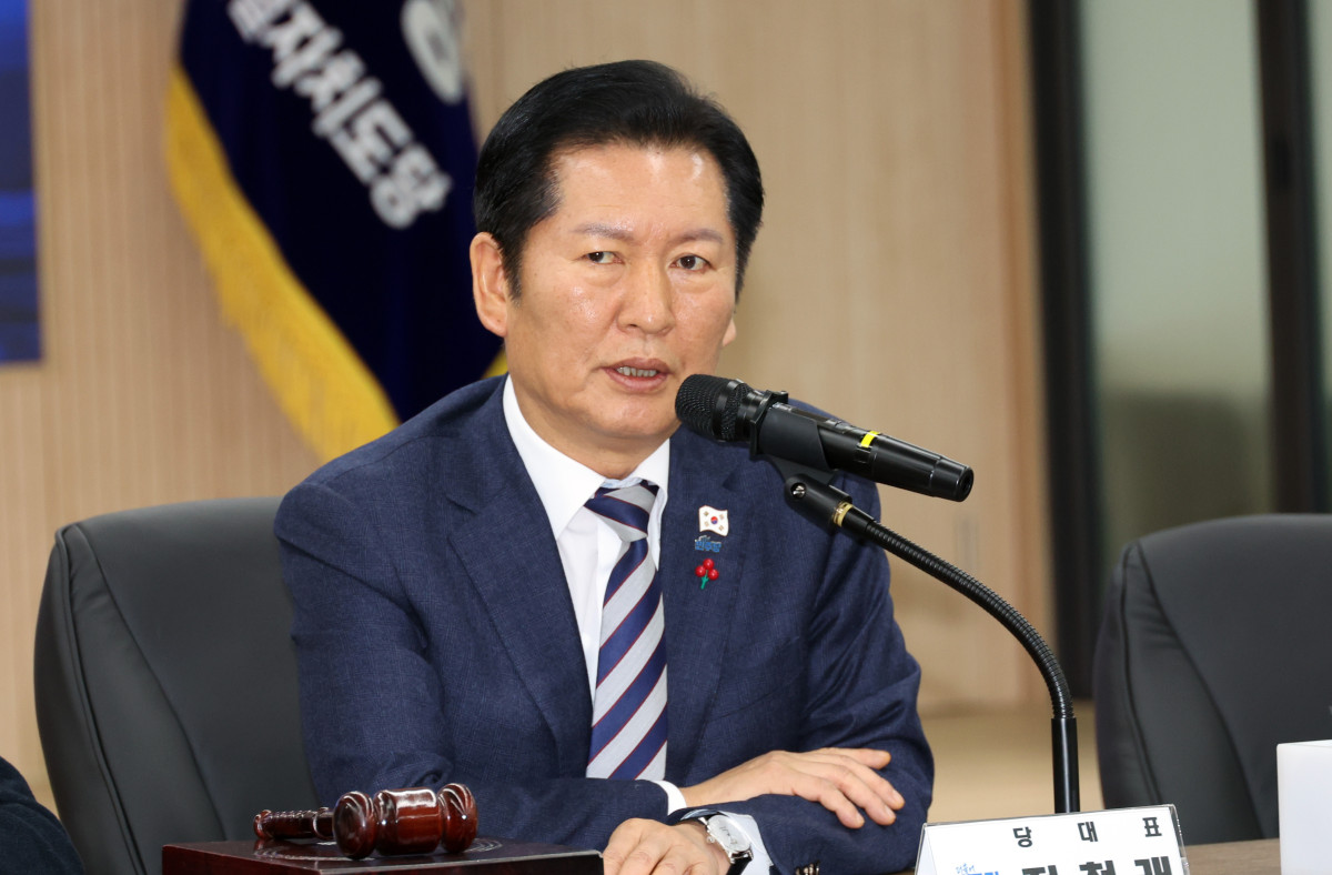 ▲더불어민주당 정청래 대표가 31일 전북 전주시 더불어민주당 전북특별자치도당 컨퍼런스룸에서 열린 전북 현장 최고위원회의에서 발언하고 있다. (사진=연합뉴스)