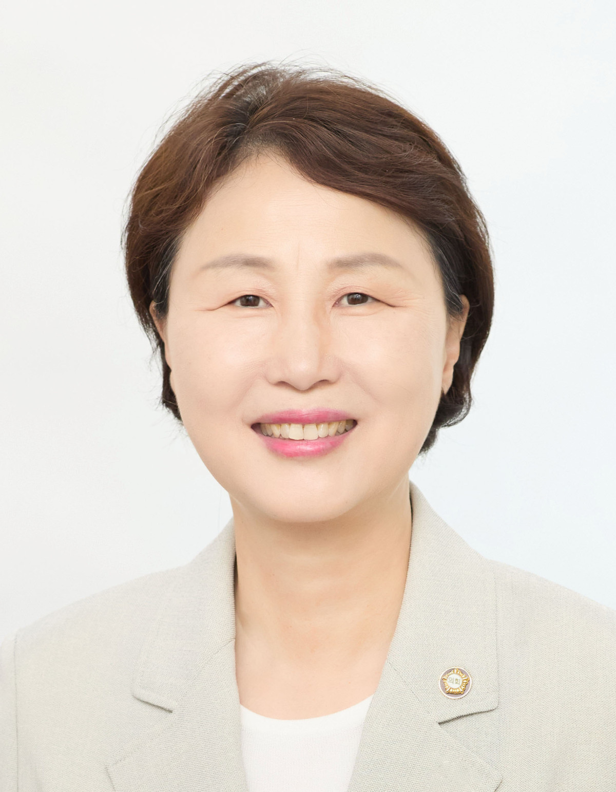 ▲유진선 용인특례시의회 의장이 2026년 신년사를 통해 책임지는 의회 구현과 시민 삶의 질 향상을 위한 의정 운영 방향을 밝히고 있다. 유 의장은 전문성과 책임성을 강화한 의회 운영을 바탕으로 반도체 도시 용인의 성장과 정주 환경이 조화를 이루는 품격 있는 도시로의 도약을 강조했다. (용인특례시의회)