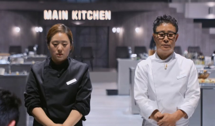 ▲흑수저 술빚는 윤주모(왼), 백수저 임성근 셰프. (출처=넷플릭스)