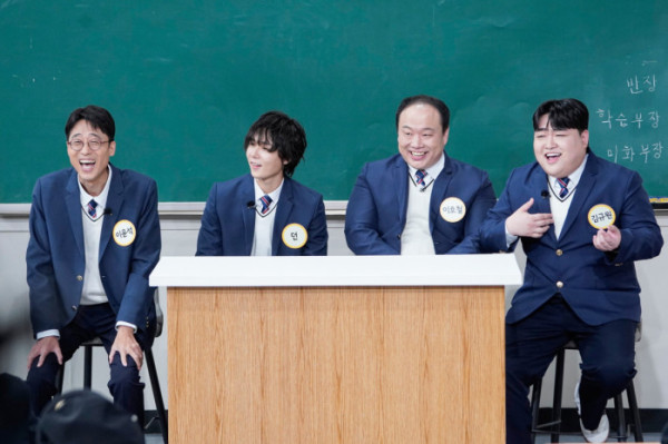 ▲'아는형님' 이윤석, 던, 이호철, 김규원(사진제공=JTBC)