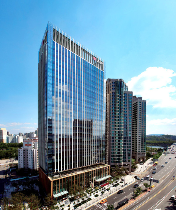 ▲LG유플러스 용산 사옥. (사진제공=LG유플러스)