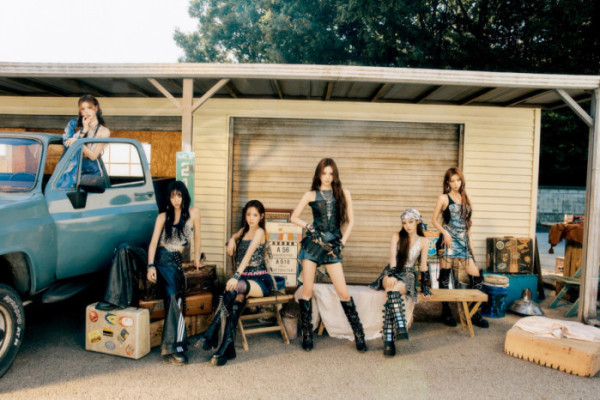 ▲izna(이즈나)(사진 = 웨이크원 제공)