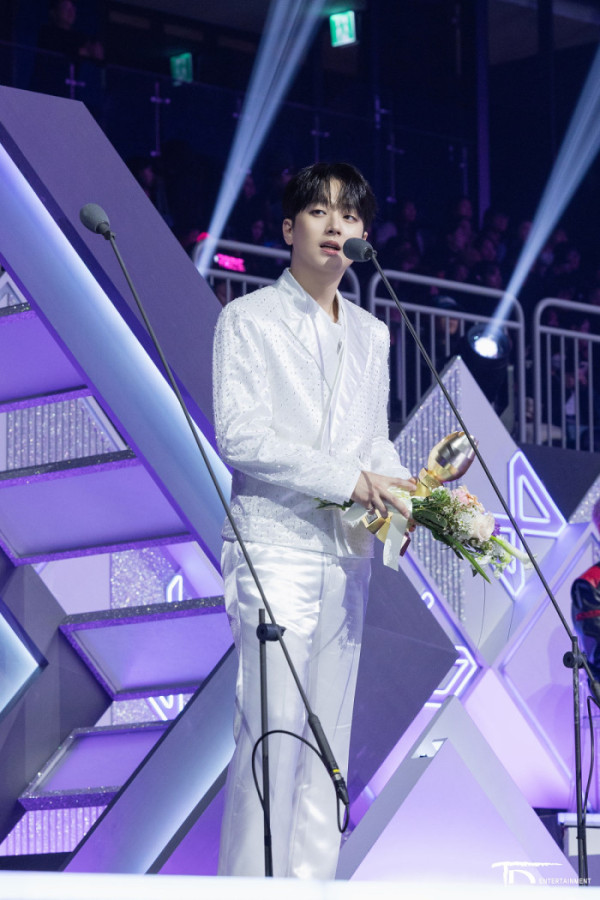 ▲이찬원 '2025 KGMA' 비하인드 사진(사진제공=티엔엔터테인먼트)