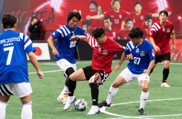 ▲'골때리는 녀석들' 레전드 한일전(사진제공=SBS)