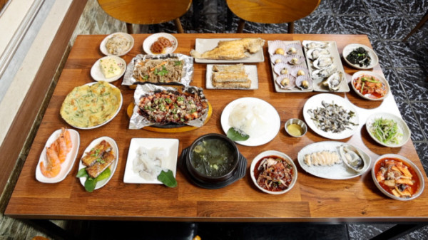 ▲'동네한바퀴' 오동동 통술집 (사진제공=KBS 1TV)