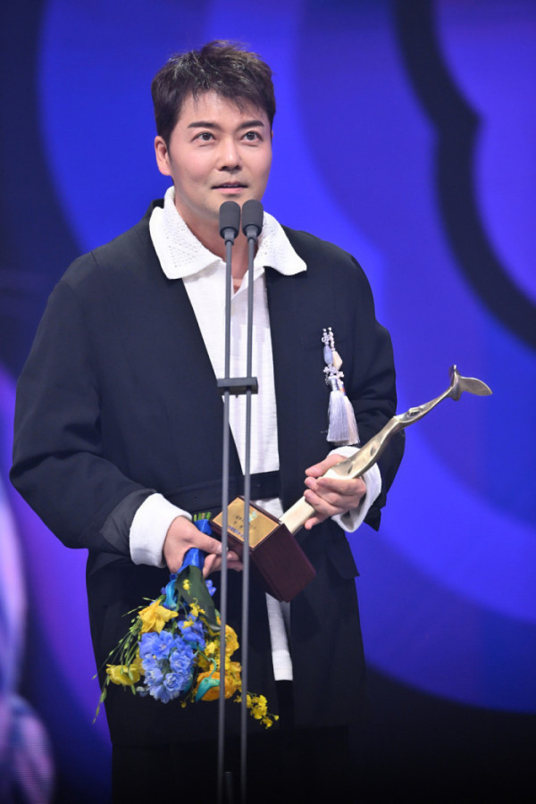 ▲전현무 KBS 연예대상 대상(사진제공=KBS)