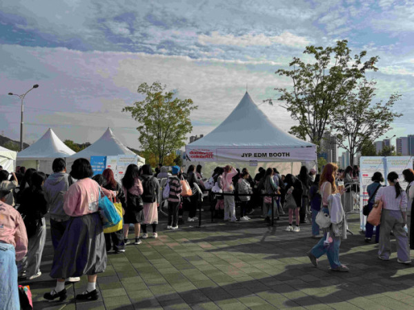 ▲EDM Giving Project 스트레이 키즈 콘서트 현장 부스(사진제공=JYP엔터테인먼트)