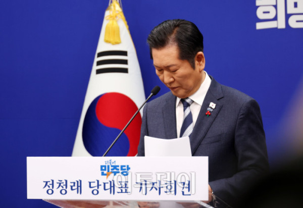 ▲정청래 더불어민주당 대표가 26일 서울 여의도 국회에서 취임 후 첫 기자회견을 하고 있다. 고이란 기자 photoeran@ (이투데이DB)