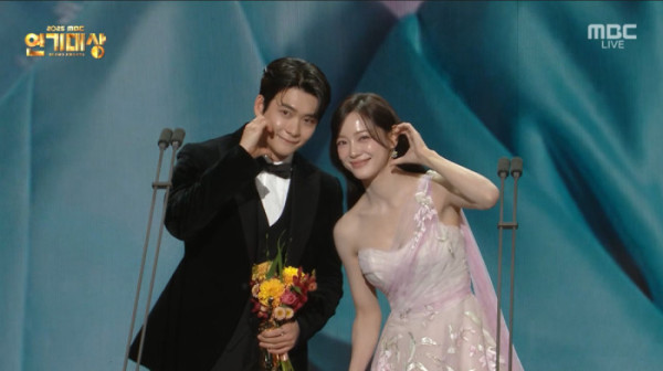 ▲'2025 MBC 연기대상' 강태오, 김세정 베스트 커플상(사진제공=MBC)