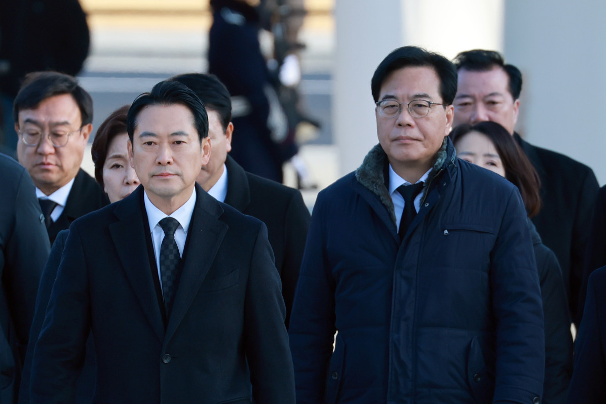 ▲국민의힘 장동혁 대표와 송언석 원내대표가 새해 첫날인 1일 서울 동작구 국립서울현충원 현충탑으로 향하고 있다. 2026.1.1 (연합뉴스)